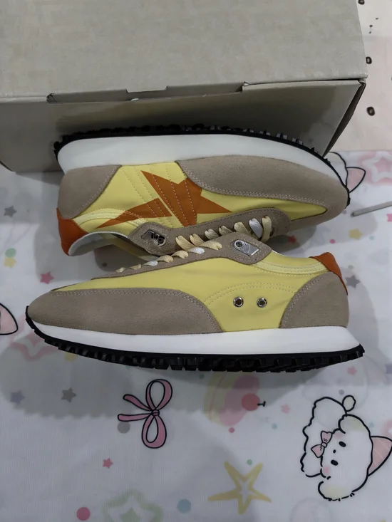 Golden Goose Orange Star Sneakers - Picture 6 of 8